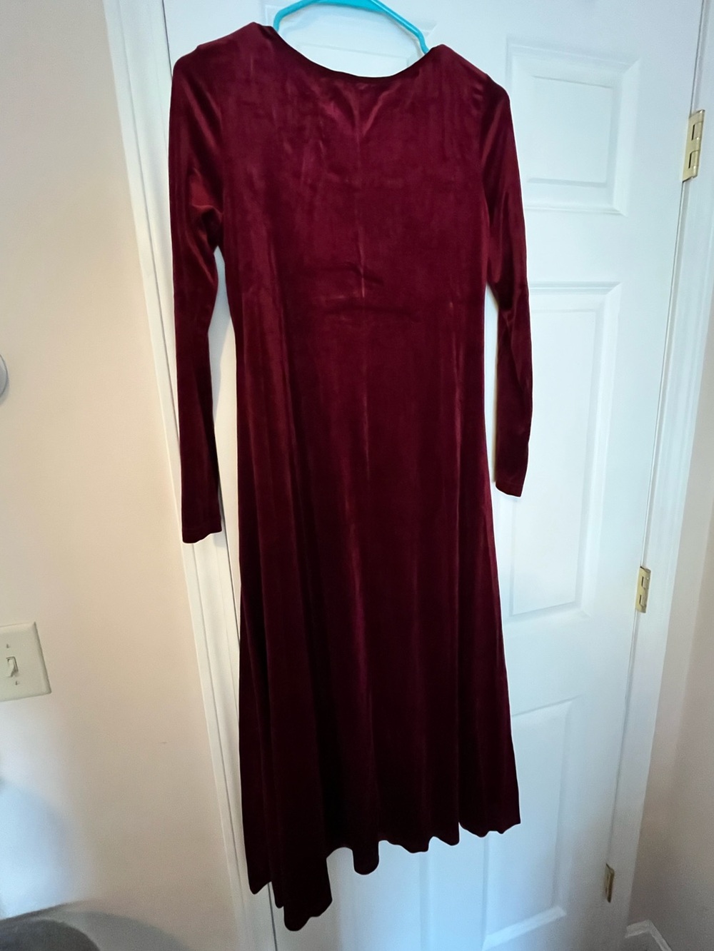 women’s long sleeve velvet maxi dress - burgundy - Picture 4 of 4